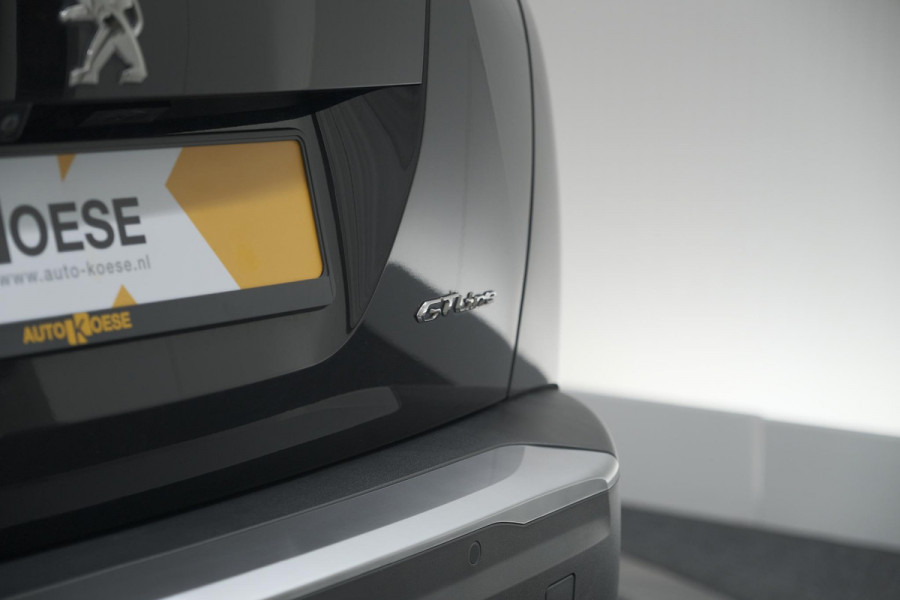 Peugeot 2008 PureTech 130 GT-Line | Camera | Adaptieve Cruise Control | Allseason Banden | Navigatie Peugeot 2008 PureTech 130 GT-Line | Camera | Adaptieve Cruise Control | Allseason Banden | Navigatie
