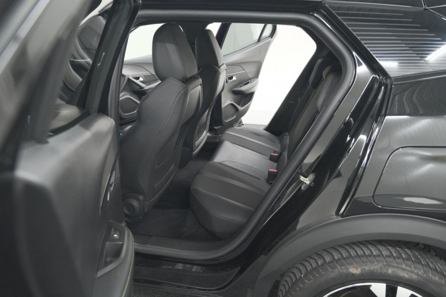 Peugeot 2008 PureTech 130 GT-Line | Camera | Adaptieve Cruise Control | Allseason Banden | Navigatie Peugeot 2008 PureTech 130 GT-Line | Camera | Adaptieve Cruise Control | Allseason Banden | Navigatie