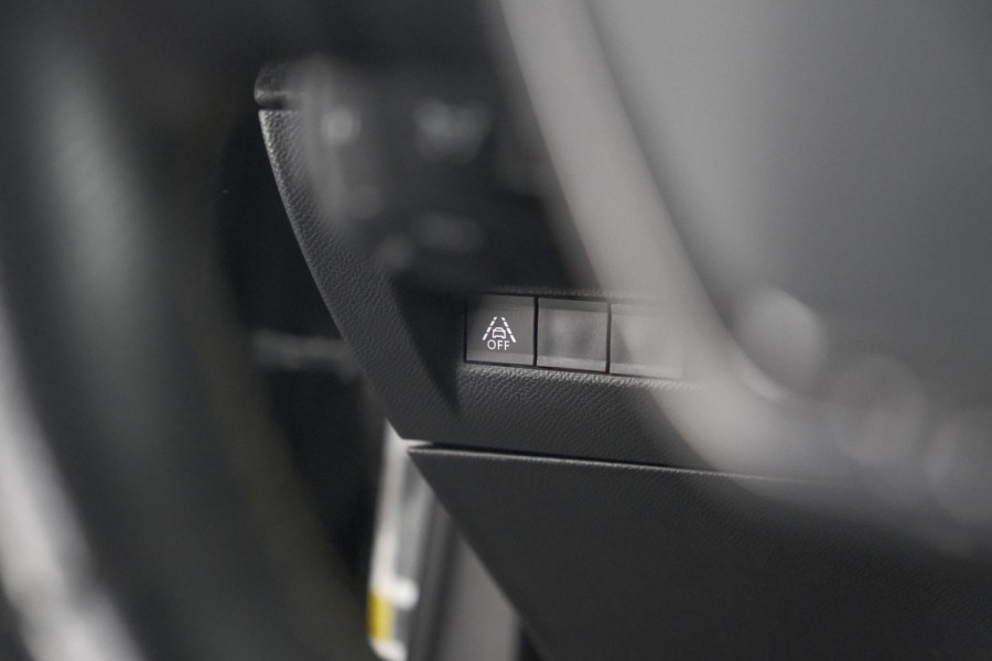 Peugeot 2008 PureTech 130 GT-Line | Camera | Adaptieve Cruise Control | Allseason Banden | Navigatie Peugeot 2008 PureTech 130 GT-Line | Camera | Adaptieve Cruise Control | Allseason Banden | Navigatie