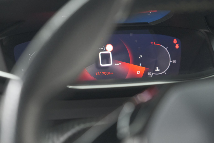 Peugeot 2008 PureTech 130 GT-Line | Camera | Adaptieve Cruise Control | Allseason Banden | Navigatie Peugeot 2008 PureTech 130 GT-Line | Camera | Adaptieve Cruise Control | Allseason Banden | Navigatie