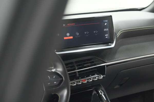 Peugeot 2008 PureTech 130 GT-Line | Camera | Adaptieve Cruise Control | Allseason Banden | Navigatie Peugeot 2008 PureTech 130 GT-Line | Camera | Adaptieve Cruise Control | Allseason Banden | Navigatie