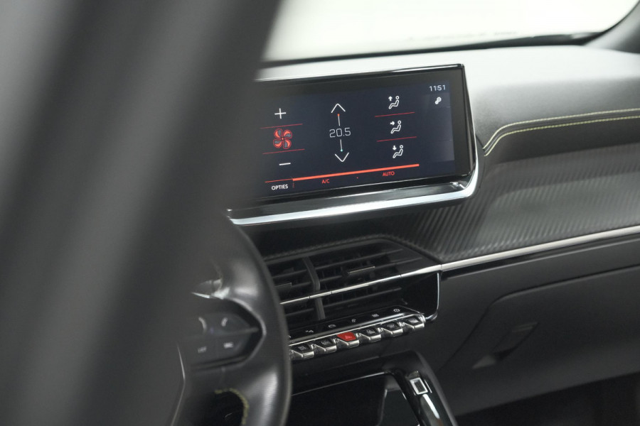 Peugeot 2008 PureTech 130 GT-Line | Camera | Adaptieve Cruise Control | Allseason Banden | Navigatie Peugeot 2008 PureTech 130 GT-Line | Camera | Adaptieve Cruise Control | Allseason Banden | Navigatie