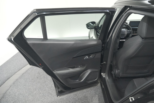 Peugeot 2008 PureTech 130 GT-Line | Camera | Adaptieve Cruise Control | Allseason Banden | Navigatie Peugeot 2008 PureTech 130 GT-Line | Camera | Adaptieve Cruise Control | Allseason Banden | Navigatie