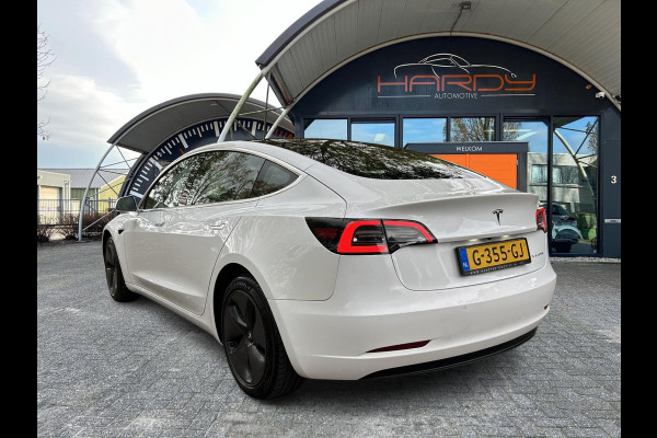 Tesla Model 3 Long Range AWD 75 kWh 84% SOH Trekhaak (1.000kg) Rijklaarprijs! Tesla Model 3 Long Range AWD 75 kWh 84% SOH Trekhaak (1.000kg) Rijklaarprijs!