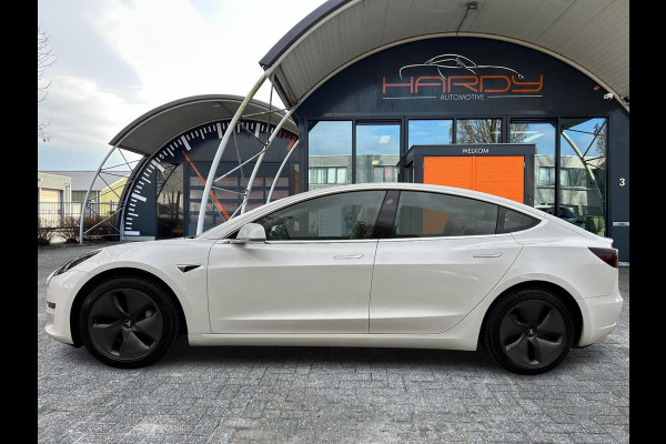 Tesla Model 3 Long Range AWD 75 kWh 84% SOH Trekhaak (1.000kg) Rijklaarprijs! Tesla Model 3 Long Range AWD 75 kWh 84% SOH Trekhaak (1.000kg) Rijklaarprijs!