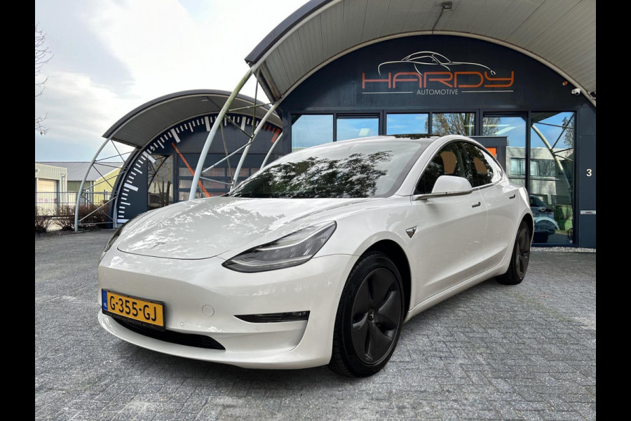 Tesla Model 3 Long Range AWD 75 kWh 84% SOH Trekhaak (1.000kg) Rijklaarprijs! Tesla Model 3 Long Range AWD 75 kWh 84% SOH Trekhaak (1.000kg) Rijklaarprijs!