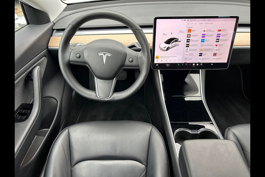 Tesla Model 3 Long Range AWD 75 kWh 84% SOH Trekhaak (1.000kg) Rijklaarprijs! Tesla Model 3 Long Range AWD 75 kWh 84% SOH Trekhaak (1.000kg) Rijklaarprijs!