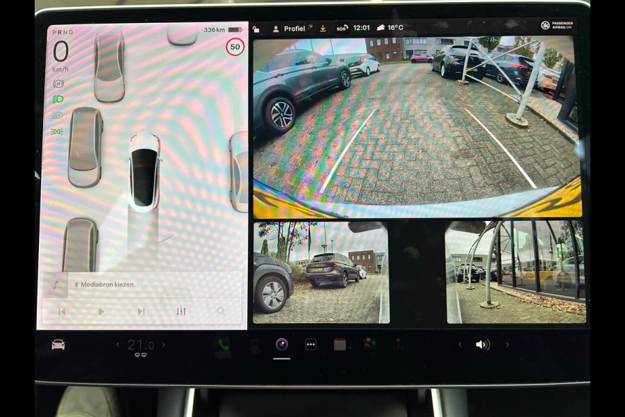 Tesla Model 3 Long Range AWD 75 kWh 84% SOH Trekhaak (1.000kg) Rijklaarprijs! Tesla Model 3 Long Range AWD 75 kWh 84% SOH Trekhaak (1.000kg) Rijklaarprijs!