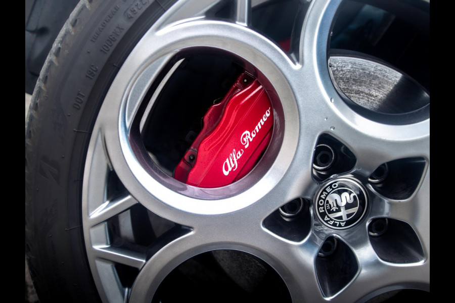 Alfa Romeo Tonale Plug-In Hybrid Q4 280pk Edizione Speciale | Technology Pack | Winter Pack | Blu Misano Alfa Romeo Tonale Plug-In Hybrid Q4 280pk Edizione Speciale | Technology Pack | Winter Pack | Blu Misano