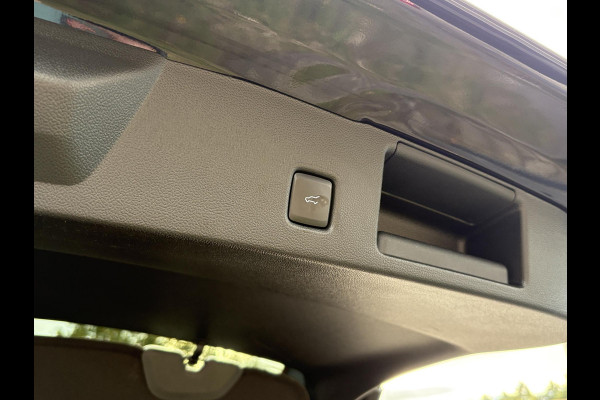 Ford Kuga 2.5 PHEV ST-Line X | 243pk | Driver Assistance Pack | Winterpack | Wegklapbare Trekhaak | Technology Pack | Agate Black Ford Kuga 2.5 PHEV ST-Line X | 243pk | Driver Assistance Pack | Winterpack | Wegklapbare Trekhaak | Technology Pack | Agate Black