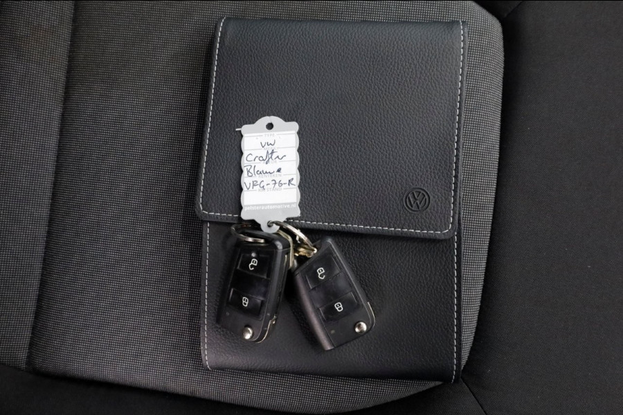 Volkswagen Crafter 35 2.0 TDI E6 Bakwagen met achterdeuren 2 Persoons 02-2020 Volkswagen Crafter 35 2.0 TDI E6 Bakwagen met achterdeuren 2 Persoons 02-2020