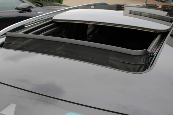 Volkswagen Tiguan Allspace 1.5 TSI R-Line 7p. | Panoramadak | Trekhaak | Navigatie | Adaptieve cruise Volkswagen Tiguan Allspace 1.5 TSI R-Line 7p. | Panoramadak | Trekhaak | Navigatie | Adaptieve cruise