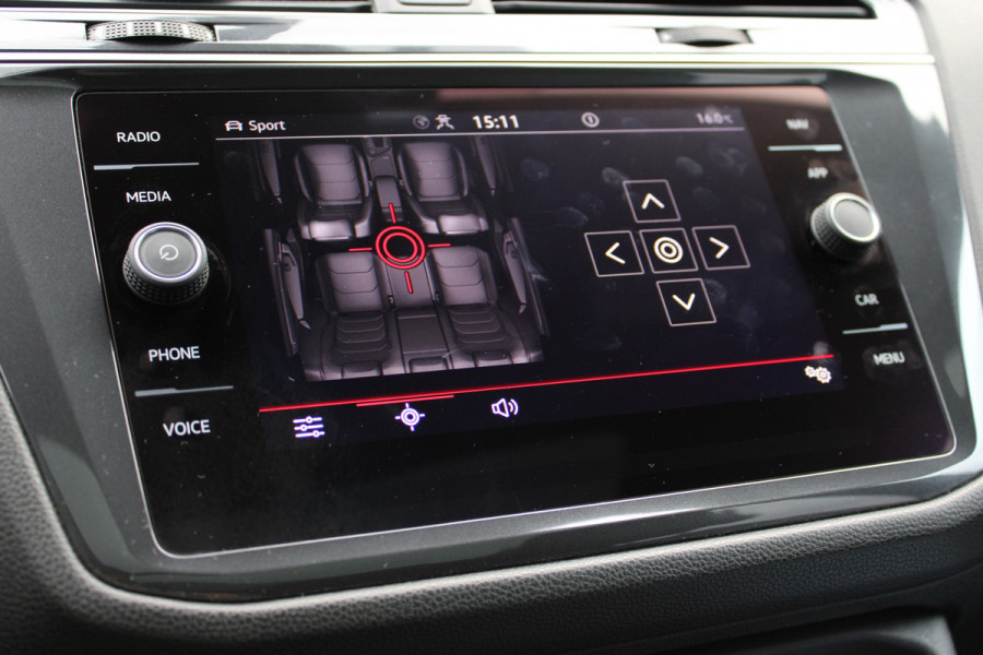 Volkswagen Tiguan Allspace 1.5 TSI R-Line 7p. | Panoramadak | Trekhaak | Navigatie | Adaptieve cruise Volkswagen Tiguan Allspace 1.5 TSI R-Line 7p. | Panoramadak | Trekhaak | Navigatie | Adaptieve cruise