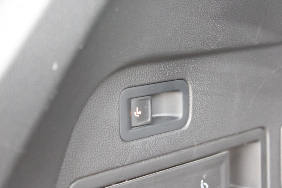 Volkswagen Tiguan Allspace 1.5 TSI R-Line 7p. | Panoramadak | Trekhaak | Navigatie | Adaptieve cruise Volkswagen Tiguan Allspace 1.5 TSI R-Line 7p. | Panoramadak | Trekhaak | Navigatie | Adaptieve cruise