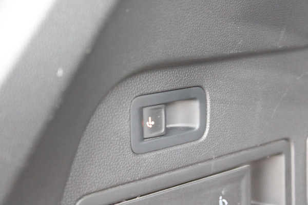 Volkswagen Tiguan Allspace 1.5 TSI R-Line 7p. | Panoramadak | Trekhaak | Navigatie | Adaptieve cruise Volkswagen Tiguan Allspace 1.5 TSI R-Line 7p. | Panoramadak | Trekhaak | Navigatie | Adaptieve cruise