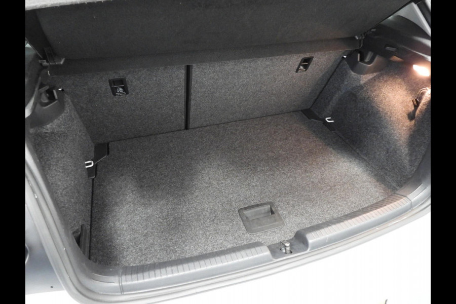 Volkswagen Polo 1.0 TSI Comfortline NAVI/AIRCO/ADAPT.CRUISE/15"LMV! Volkswagen Polo 1.0 TSI Comfortline NAVI/AIRCO/ADAPT.CRUISE/15"LMV!