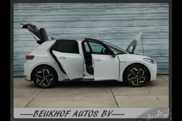 Volkswagen ID.3 First Plus 58 kWh Carplay Cruise Soh 91.8% Volkswagen ID.3 First Plus 58 kWh Carplay Cruise Soh 91.8%