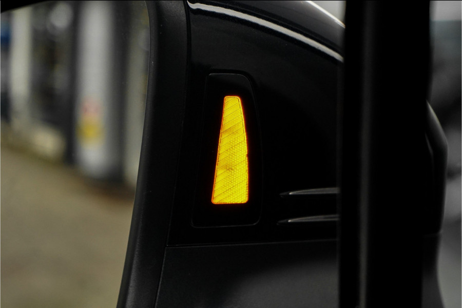 Volkswagen Tiguan 1.5 TSI Life Elegance ACC Winter Pack Suzuka 19" Trekhaak Volkswagen Tiguan 1.5 TSI Life Elegance ACC Winter Pack Suzuka 19" Trekhaak