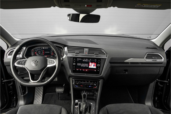 Volkswagen Tiguan 1.5 TSI Life Elegance ACC Winter Pack Suzuka 19" Trekhaak Volkswagen Tiguan 1.5 TSI Life Elegance ACC Winter Pack Suzuka 19" Trekhaak