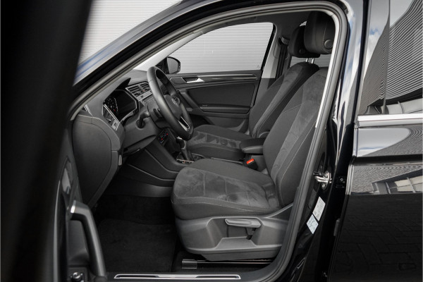 Volkswagen Tiguan 1.5 TSI Life Elegance ACC Winter Pack Suzuka 19" Trekhaak Volkswagen Tiguan 1.5 TSI Life Elegance ACC Winter Pack Suzuka 19" Trekhaak