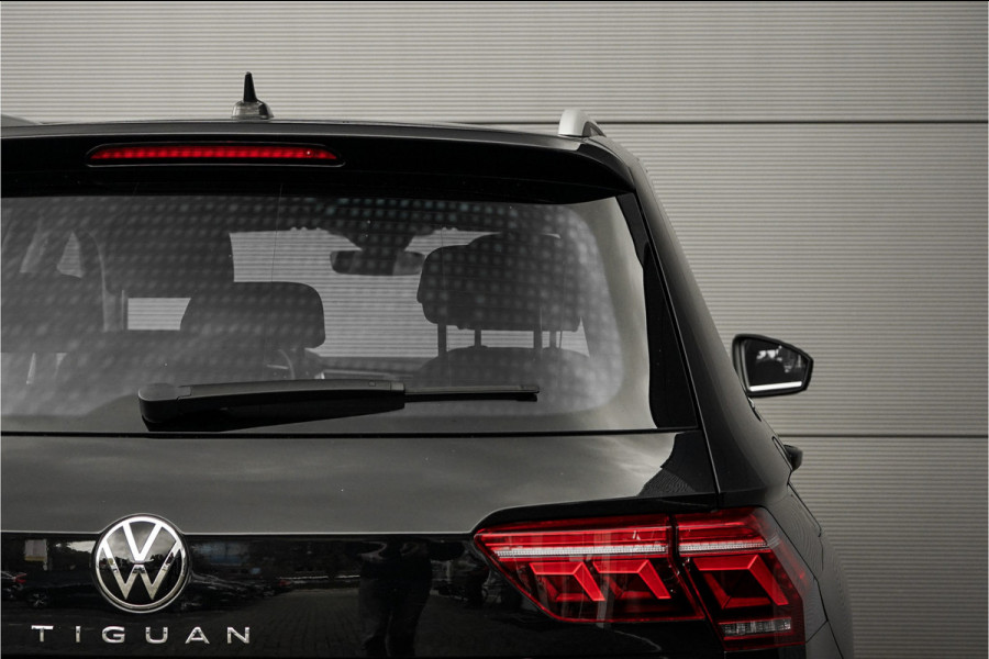 Volkswagen Tiguan 1.5 TSI Life Elegance ACC Winter Pack Suzuka 19" Trekhaak Volkswagen Tiguan 1.5 TSI Life Elegance ACC Winter Pack Suzuka 19" Trekhaak