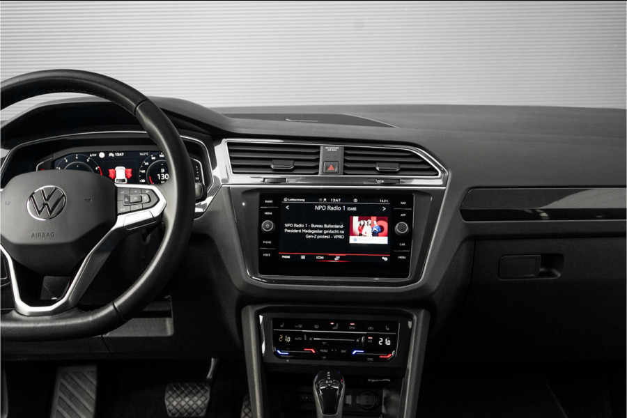 Volkswagen Tiguan 1.5 TSI Life Elegance ACC Winter Pack Suzuka 19" Trekhaak Volkswagen Tiguan 1.5 TSI Life Elegance ACC Winter Pack Suzuka 19" Trekhaak