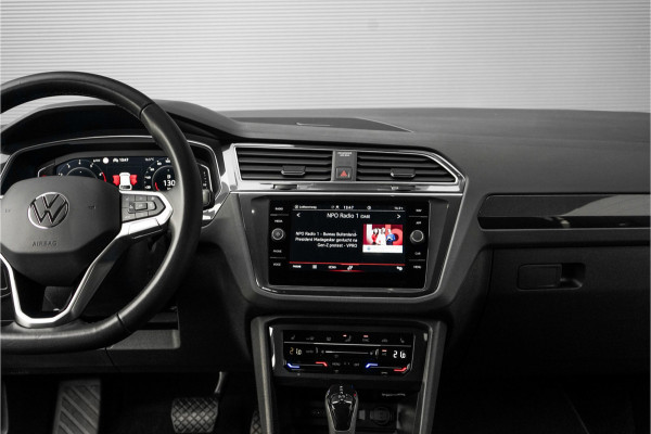 Volkswagen Tiguan 1.5 TSI Life Elegance ACC Winter Pack Suzuka 19" Trekhaak Volkswagen Tiguan 1.5 TSI Life Elegance ACC Winter Pack Suzuka 19" Trekhaak
