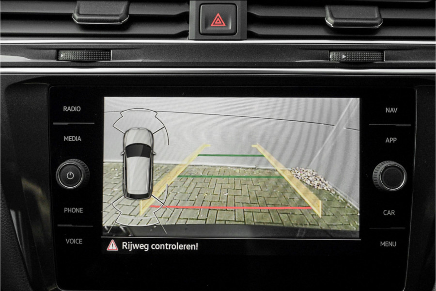 Volkswagen Tiguan 1.5 TSI Life Elegance ACC Winter Pack Suzuka 19" Trekhaak Volkswagen Tiguan 1.5 TSI Life Elegance ACC Winter Pack Suzuka 19" Trekhaak