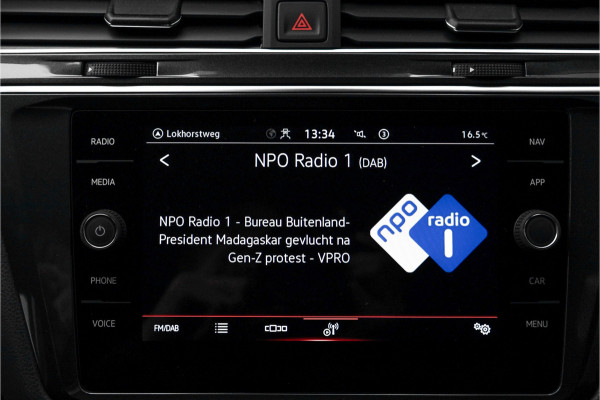 Volkswagen Tiguan 1.5 TSI Life Elegance ACC Winter Pack Suzuka 19" Trekhaak Volkswagen Tiguan 1.5 TSI Life Elegance ACC Winter Pack Suzuka 19" Trekhaak