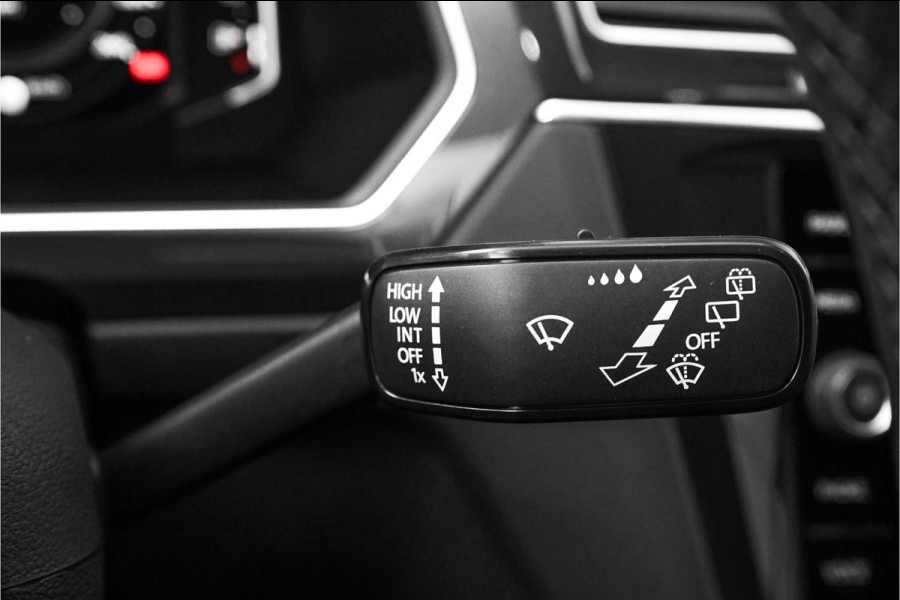 Volkswagen Tiguan 1.5 TSI Life Elegance ACC Winter Pack Suzuka 19" Trekhaak Volkswagen Tiguan 1.5 TSI Life Elegance ACC Winter Pack Suzuka 19" Trekhaak