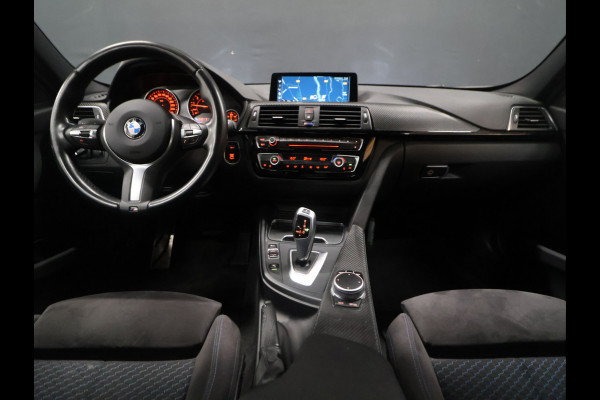 BMW 3-serie 330i Centennial Executive M Sport [GROOT NAVIGATIE, TREKHAAK, ALCANTARA SPORTSTOELEN, SPORTSTUUR, PDC V+A, BLUETOOTH, CLIMATE CONTROL, NIEUWSTAAT]