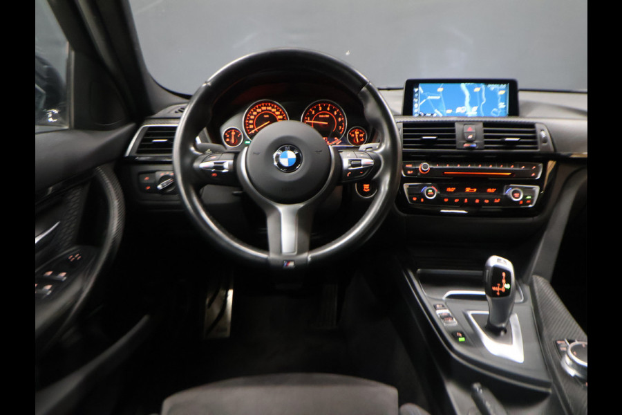BMW 3-serie 330i Centennial Executive M Sport [GROOT NAVIGATIE, TREKHAAK, ALCANTARA SPORTSTOELEN, SPORTSTUUR, PDC V+A, BLUETOOTH, CLIMATE CONTROL, NIEUWSTAAT]