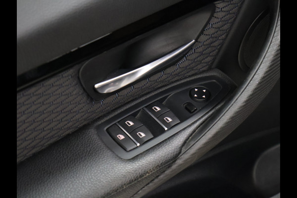 BMW 3-serie 330i Centennial Executive M Sport [GROOT NAVIGATIE, TREKHAAK, ALCANTARA SPORTSTOELEN, SPORTSTUUR, PDC V+A, BLUETOOTH, CLIMATE CONTROL, NIEUWSTAAT]