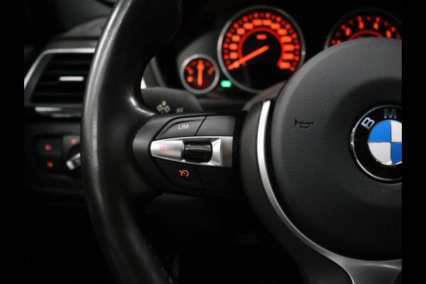 BMW 3-serie 330i Centennial Executive M Sport [GROOT NAVIGATIE, TREKHAAK, ALCANTARA SPORTSTOELEN, SPORTSTUUR, PDC V+A, BLUETOOTH, CLIMATE CONTROL, NIEUWSTAAT]