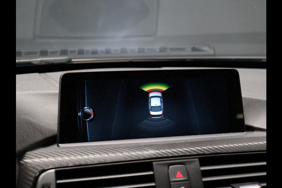 BMW 3-serie 330i Centennial Executive M Sport [GROOT NAVIGATIE, TREKHAAK, ALCANTARA SPORTSTOELEN, SPORTSTUUR, PDC V+A, BLUETOOTH, CLIMATE CONTROL, NIEUWSTAAT]