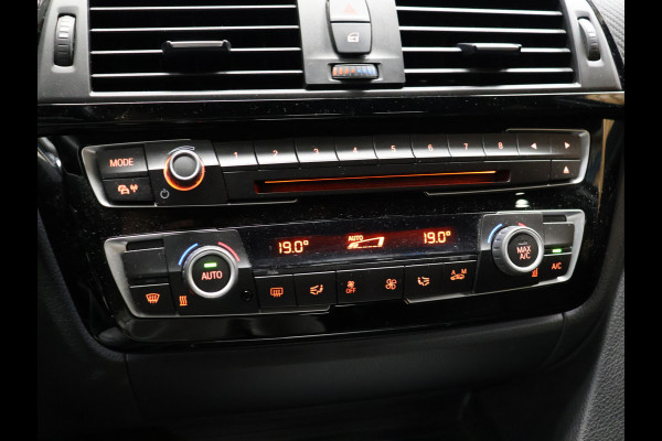 BMW 3-serie 330i Centennial Executive M Sport [GROOT NAVIGATIE, TREKHAAK, ALCANTARA SPORTSTOELEN, SPORTSTUUR, PDC V+A, BLUETOOTH, CLIMATE CONTROL, NIEUWSTAAT]