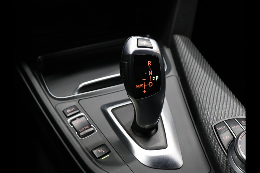 BMW 3-serie 330i Centennial Executive M Sport [GROOT NAVIGATIE, TREKHAAK, ALCANTARA SPORTSTOELEN, SPORTSTUUR, PDC V+A, BLUETOOTH, CLIMATE CONTROL, NIEUWSTAAT]