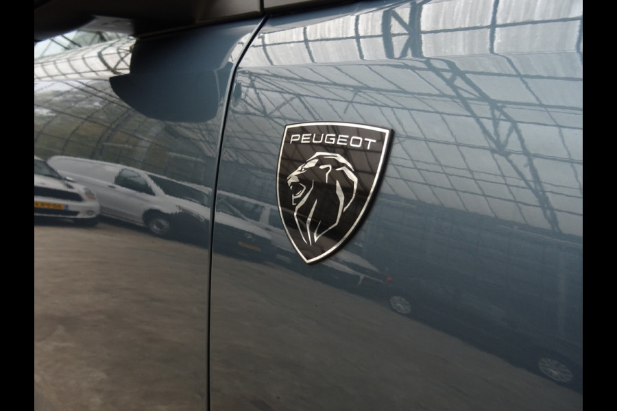 Peugeot E-3008 GT Avantage 210 73 kWh * WARMTEPOMP * 4 SEIZOENSBANDEN !! Peugeot E-3008 GT Avantage 210 73 kWh * WARMTEPOMP * 4 SEIZOENSBANDEN !!