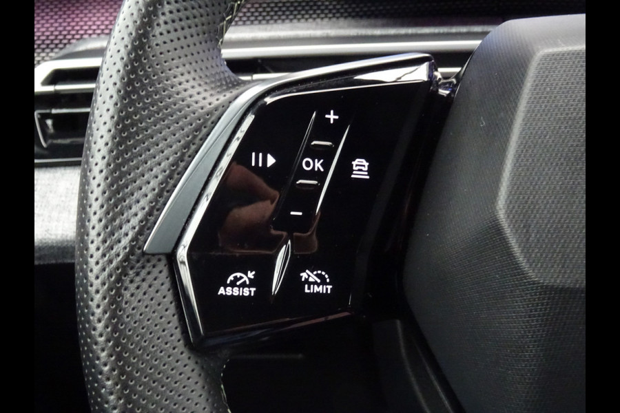 Peugeot E-3008 GT Avantage 210 73 kWh * WARMTEPOMP * 4 SEIZOENSBANDEN !! Peugeot E-3008 GT Avantage 210 73 kWh * WARMTEPOMP * 4 SEIZOENSBANDEN !!