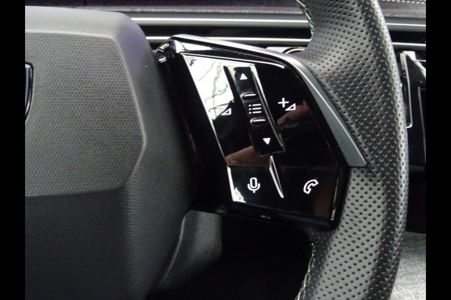 Peugeot E-3008 GT Avantage 210 73 kWh * WARMTEPOMP * 4 SEIZOENSBANDEN !! Peugeot E-3008 GT Avantage 210 73 kWh * WARMTEPOMP * 4 SEIZOENSBANDEN !!