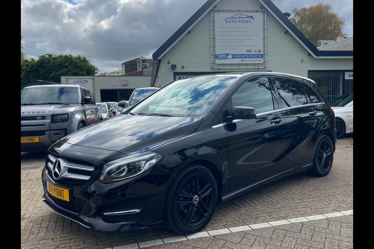 Mercedes-Benz B-Klasse 180 AUT7/SPORTSEATS/LEDER/KEYLESS/NAVI/PDC Mercedes-Benz B-Klasse 180 AUT7/SPORTSEATS/LEDER/KEYLESS/NAVI/PDC