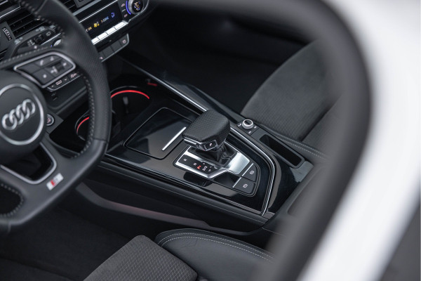 Audi A4 Avant 45 TDI 231pk Quattro S-line Pano Matrix Trekhaak ACC 19''