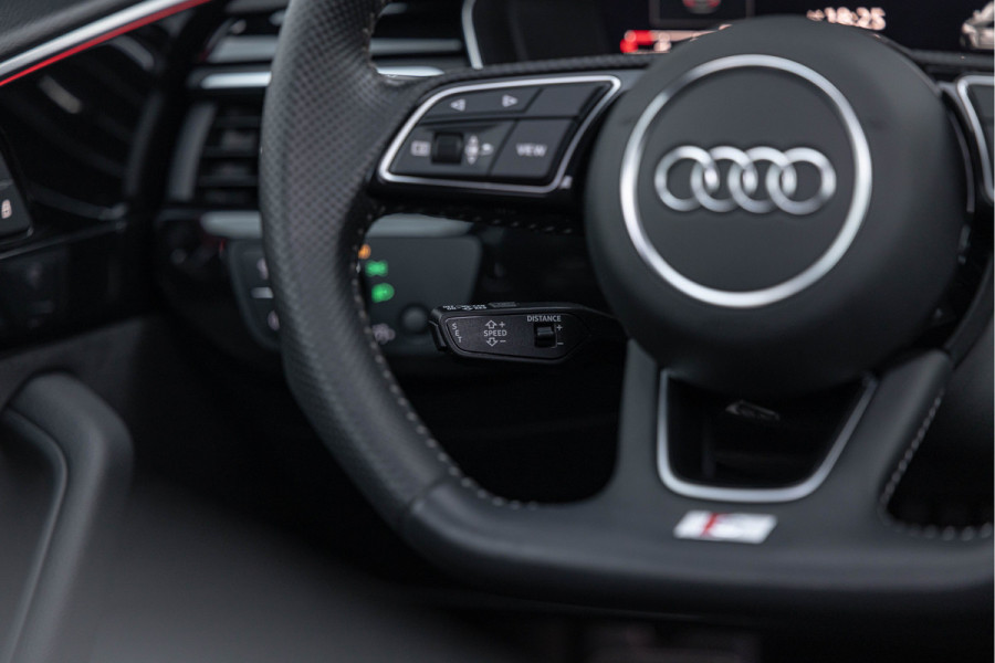 Audi A4 Avant 45 TDI 231pk Quattro S-line Pano Matrix Trekhaak ACC 19''