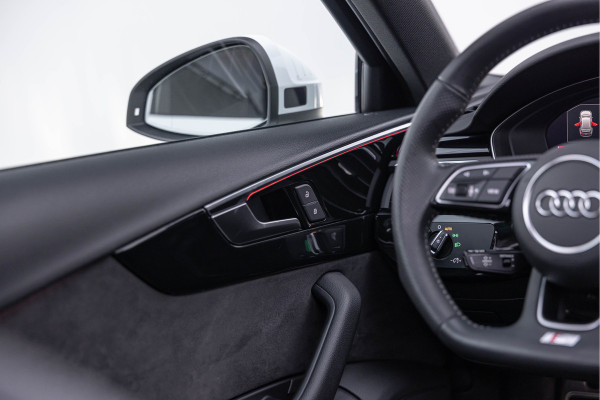 Audi A4 Avant 45 TDI 231pk Quattro S-line Pano Matrix Trekhaak ACC 19''