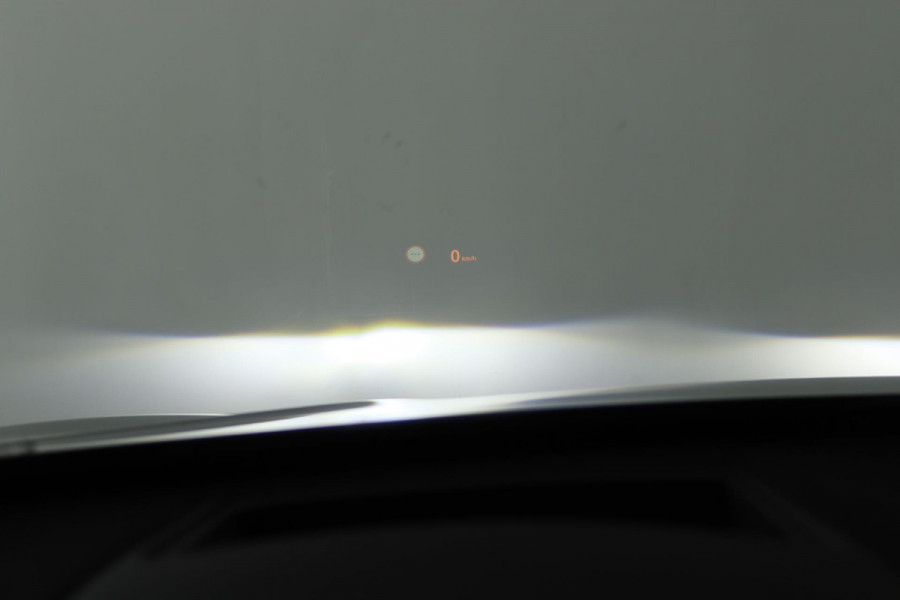 BMW X1 XDrive20i High Executive (PANORAMADAK, TREKHAAK, STOELVERWARMING, ACHTERUITRIJCAMERA, HEAD-UP, DEALER ONDERHOUDEN)