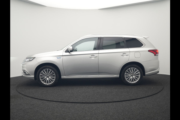 Mitsubishi Outlander 2.4 Intense+ Plug In Hybrid 225pk Dealer O.H PHEV | Trekhaak Af Fabriek | 360 Camera | Lederen Sportstoelen Verwarmd | Apple Carplay | Blis | Cruise Control | Navigatie | Keyless | DAB | 18" L.M |