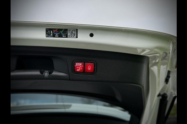 Mercedes-Benz GLE 400 e 4MATIC AMG Panoramadak|Burmester®|Camera 360°|Keyless|Head-up|Luchtvering|Stuurverw.