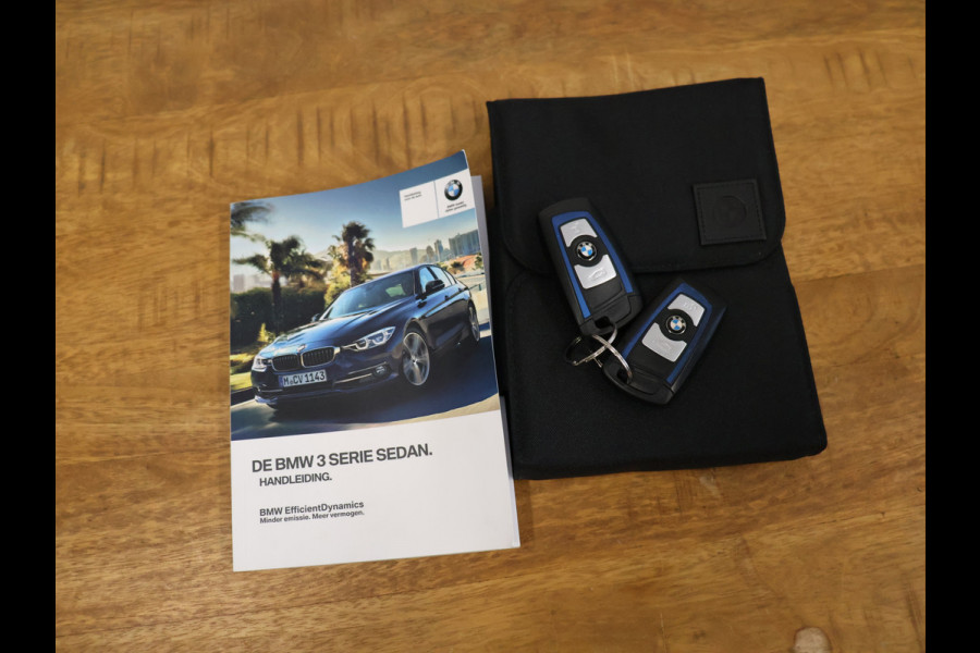 BMW 3-serie 330i Centennial Executive M Sport [GROOT NAVIGATIE, TREKHAAK, ALCANTARA SPORTSTOELEN, SPORTSTUUR, PDC V+A, BLUETOOTH, CLIMATE CONTROL, NIEUWSTAAT]