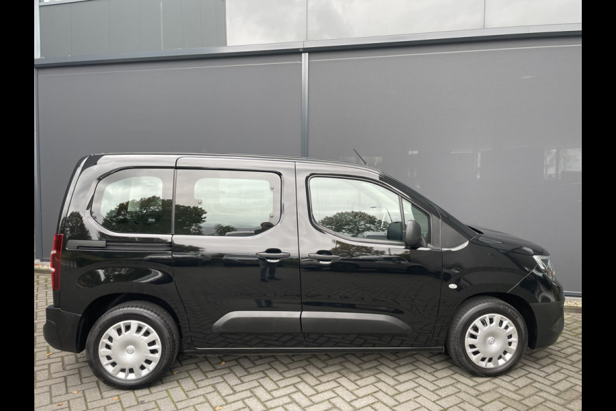 Opel Combo Tour 1.2 Turbo L1H1 Edition Airco - Cruise control - Parkeer sensoren achter - MF stuurwiel -  Apple carplay/Android auto - Bluetooth - Zijschuifdeur L+R Opel Combo Tour 1.2 Turbo L1H1 Edition Airco - Cruise control - Parkeer sensoren achter - MF stuurwiel -  Apple carplay/Android auto - Bluetooth - Zijschuifdeur L+R