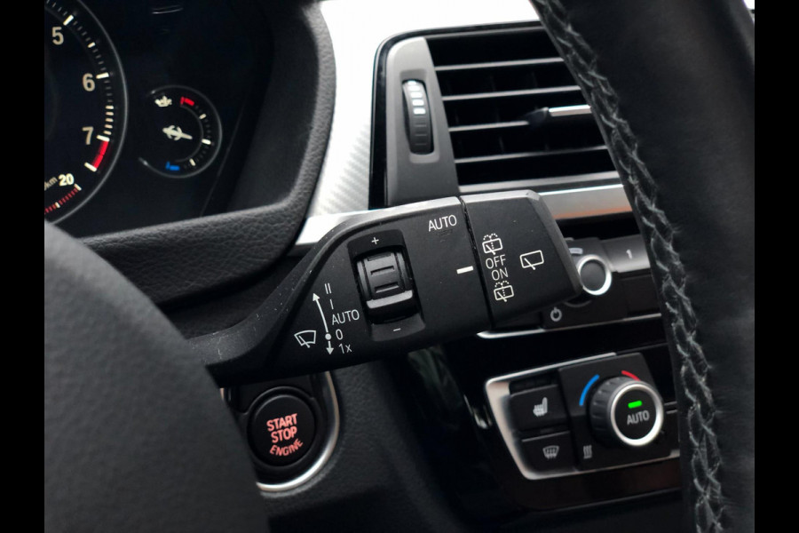 BMW 3 Serie Touring 318i M Sport | Leder, Navi, Carplay, Stoelverw., Cruise, Climate, El. Achterklep | Dealeronderhouden | NAP |